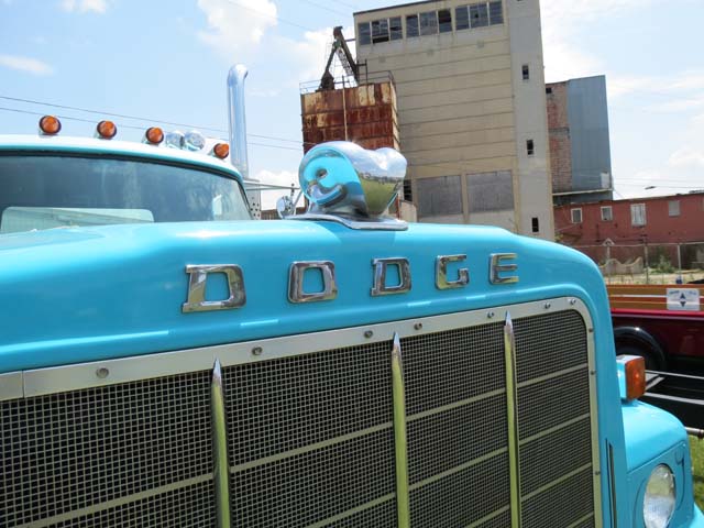 El Dodge Big Horn con motor Cummins de Prouse.